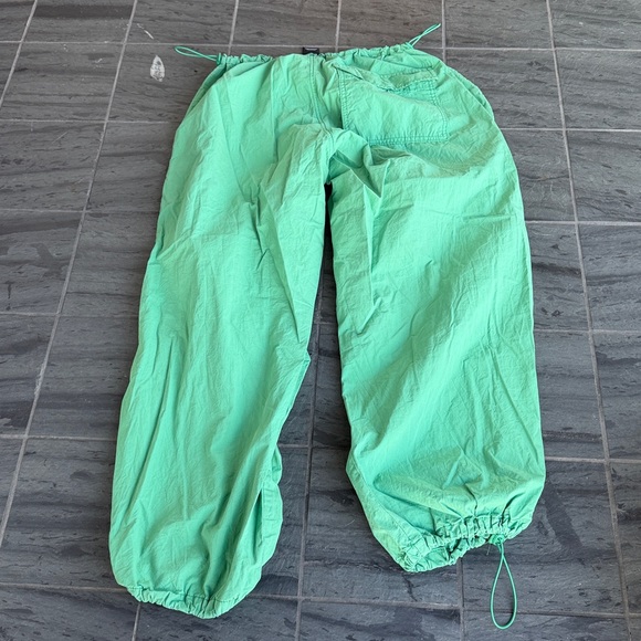 UO iets frans... Y2K Pantaloni Green Baggy Tech Cargo Pants Slouchy L -unisex - Picture 7 of 7